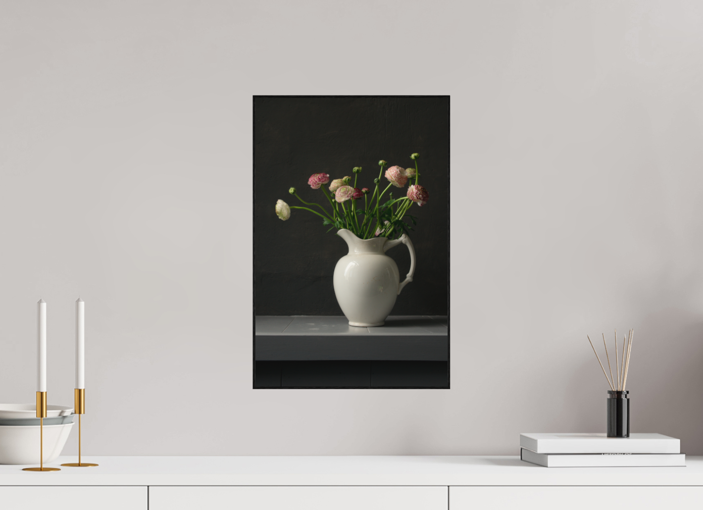 Ranonkels in witte vaas