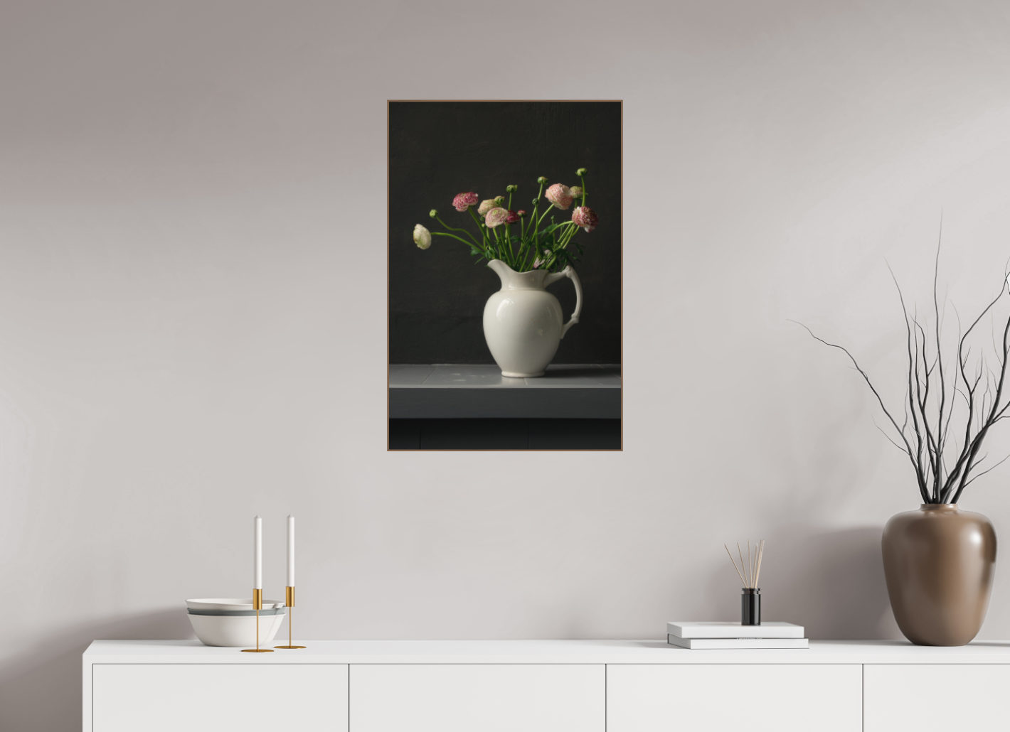 Ranonkels in witte vaas