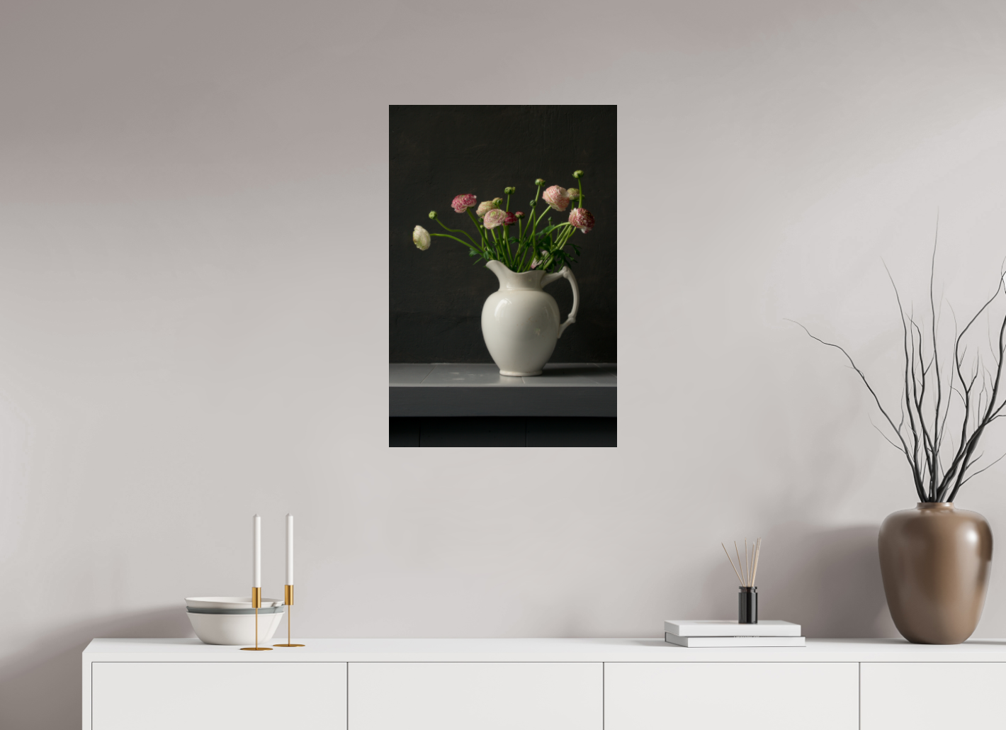 Ranonkels in witte vaas