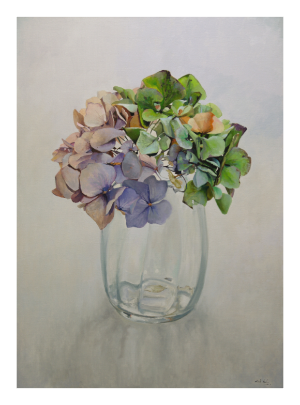 Stilleven met hortensia’s in glazen vaas van Dirk Bal.
