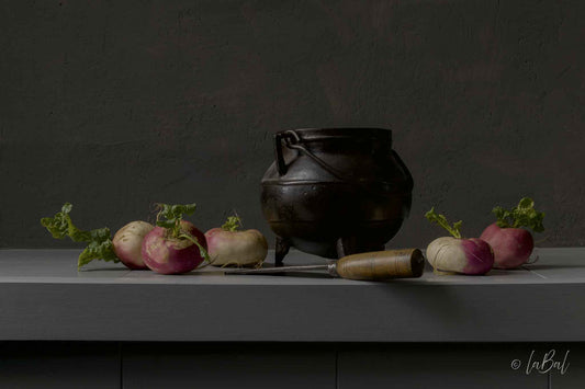 Stilleven met meirapen en bodemvondst