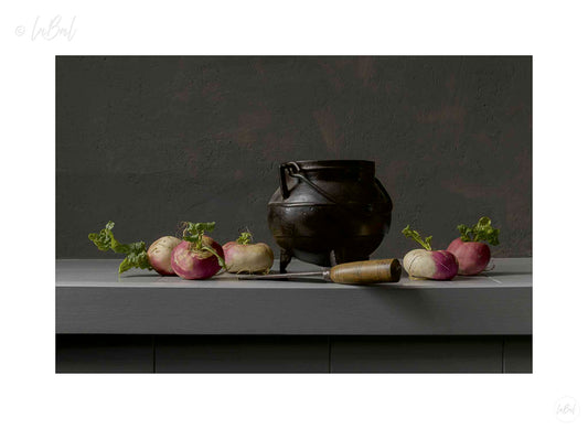 Stilleven met meirapen en bodemvondst